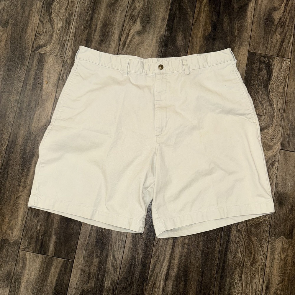 L.L.Bean Men's Beige 100% Cotton Chino Shorts‎ Size 38W x 7.5" Inseam